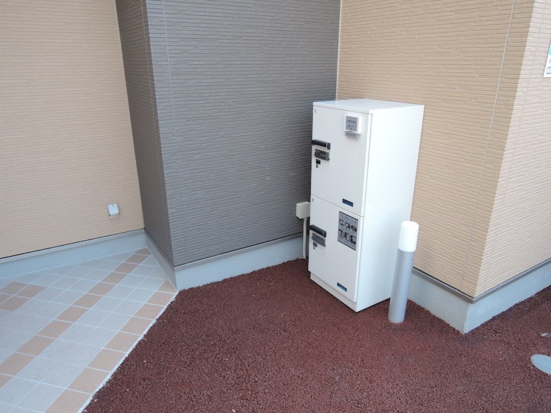 その他　宅配ボックスがあるので留守中でも荷物を受け取れます