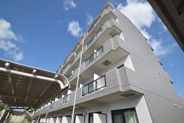 建物外観　ＲＣ造の賃貸マンションです！ガーデンヒルズ中山