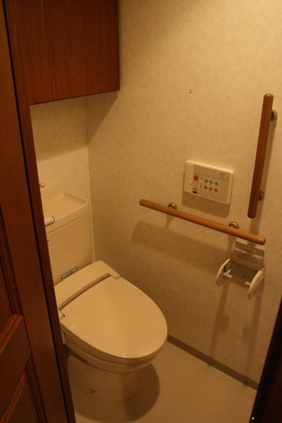 地下鉄東西線 東山駅 徒歩18分 5階建 築26年のトイレ写真
