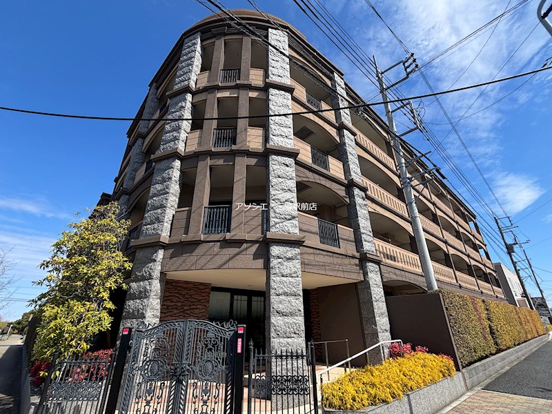 建物外観　貴賓館のお問合せは、アソシエ住まいの窓口へ。