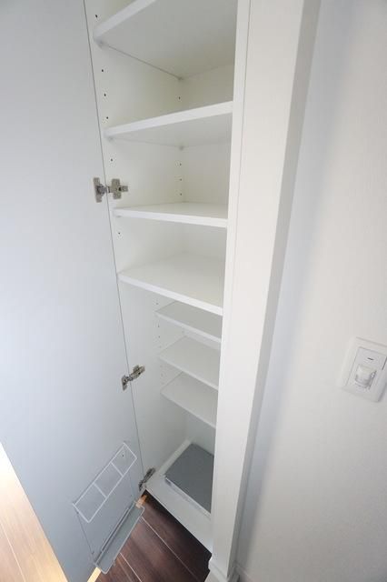 玄関　同物件別部屋写真