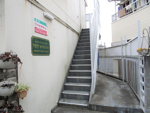 エントランス　別部屋の参考写真です