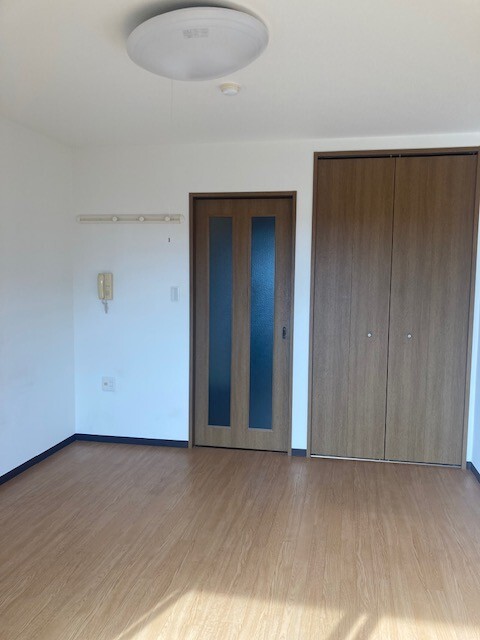 クレール大桐IIの居間写真
