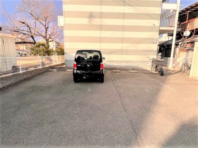その他　駐車場は別料金となります。
