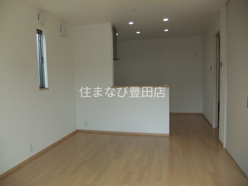 居室・リビング　同型別部屋写真