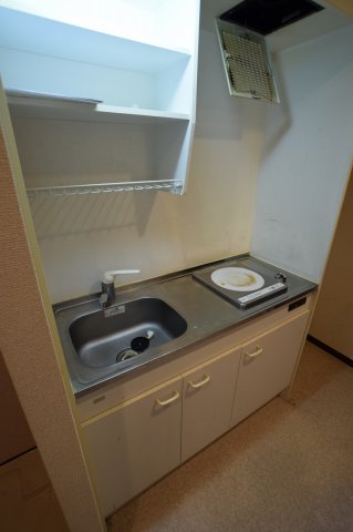 キッチン　コンパクトなキッチンで掃除もラクラク