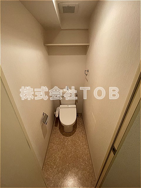 トイレ　※クリーニング中の写真※