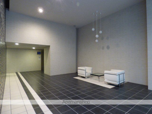 地下鉄谷町線 天満橋駅 徒歩5分 15階建 築13年の外観写真