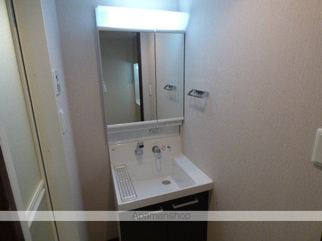 地下鉄谷町線 天満橋駅 徒歩5分 15階建 築13年の内装写真
