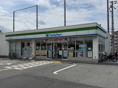 コンビニ　ファミリーマート 天美我堂三丁目店（コンビニ）まで1056m