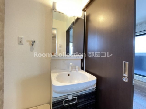 洗面設備　※同物件他部屋写真 反転、色違いの場合有 現況優先