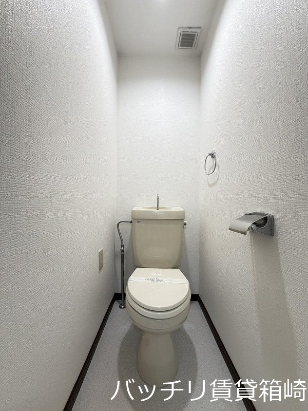 トイレ　写真は別号室の為、現況優先です。