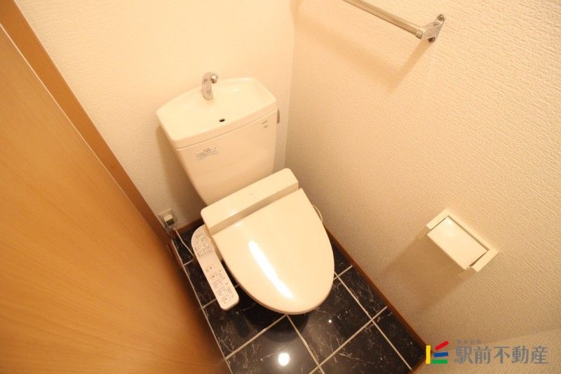 地下鉄箱崎線 呉服町駅 徒歩15分 11階建 築20年のトイレ写真