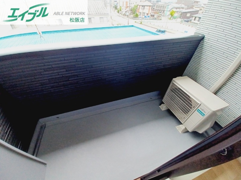 バルコニー　同建物別部屋反転写真です