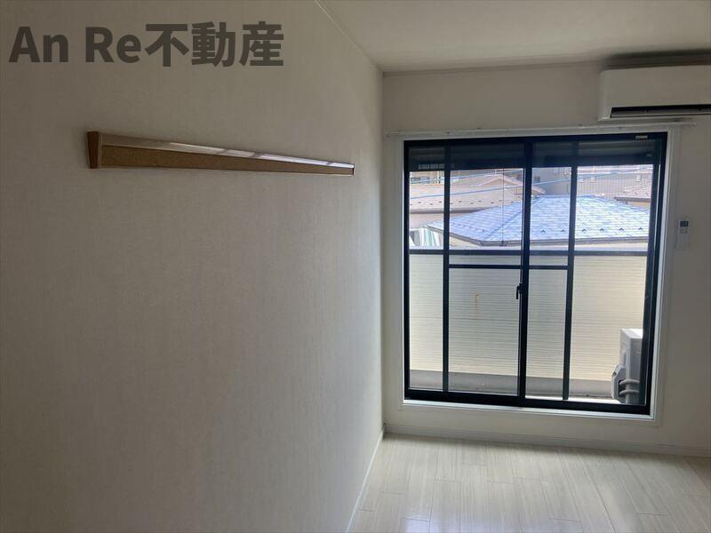 ＪＲ武蔵野線 東浦和駅 徒歩8分 3階建 築12年の居間写真