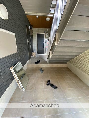地下鉄御堂筋線 江坂駅 徒歩12分 3階建 築3年の外観写真