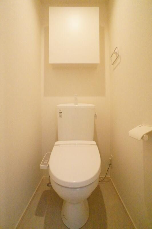 小田急江ノ島線 大和駅 徒歩8分 3階建 築8年のトイレ写真