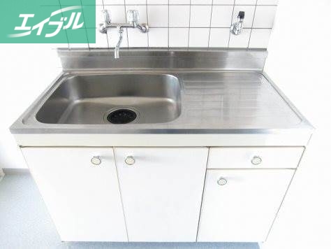 キッチン　同物件別部屋の写真です