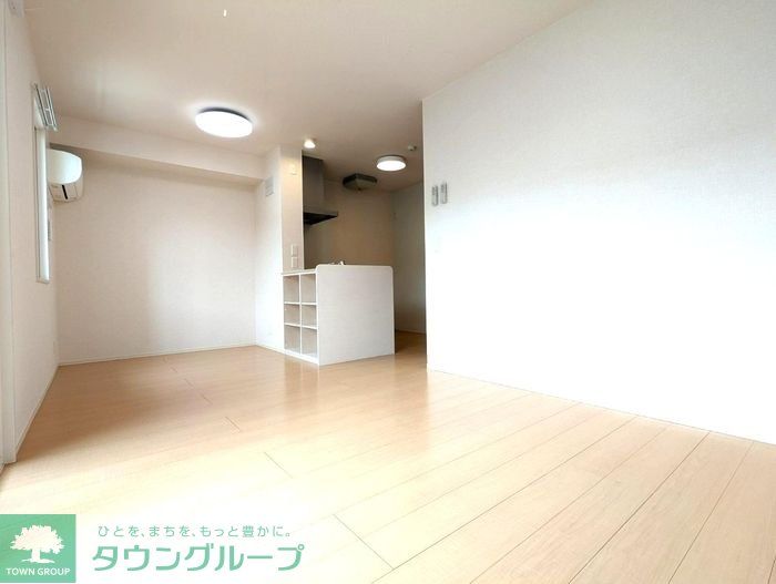 ペルテ飛鳥AB A棟の居間写真