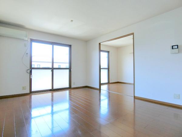 2LDK Apartment in Nagano, Nagano — photo 3 of 3