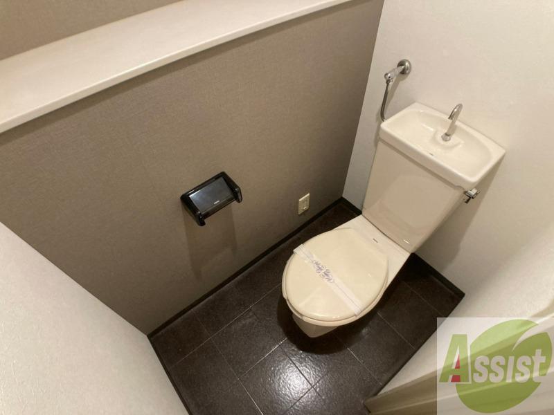 トイレ　こちらはトイレです。清潔感があり、安心して使用できます。