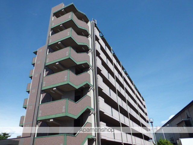 京阪本線 寝屋川市駅 バス乗車時間：15分 最寄りバス停で下車 徒歩4分 築28年