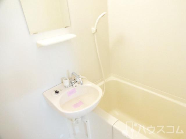バス・シャワールーム　キレイな浴室で日頃の疲れをとりましょう♪