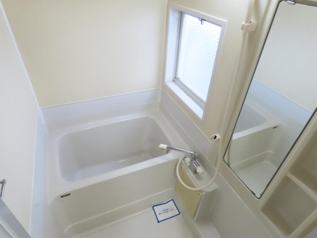 バス・シャワールーム　※反転タイプのお部屋の写真です