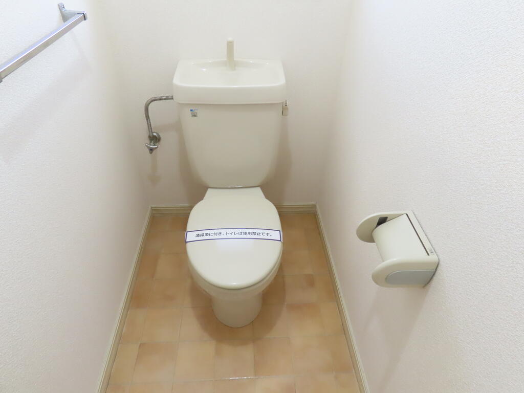 トイレ　※反転タイプのお部屋の写真です