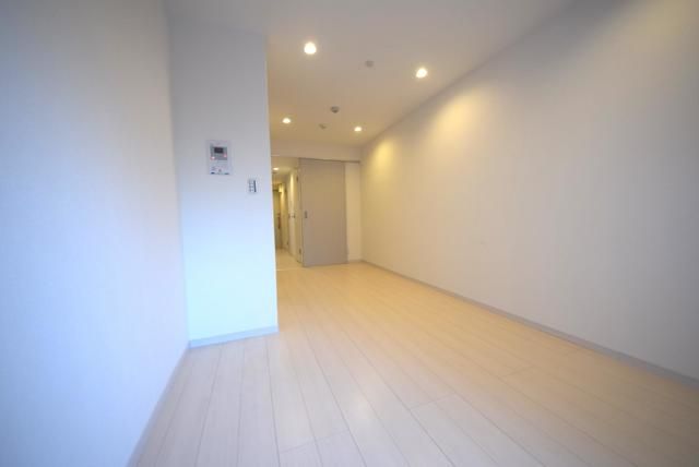 居室・リビング　★　縦長の広めのお部屋です　★