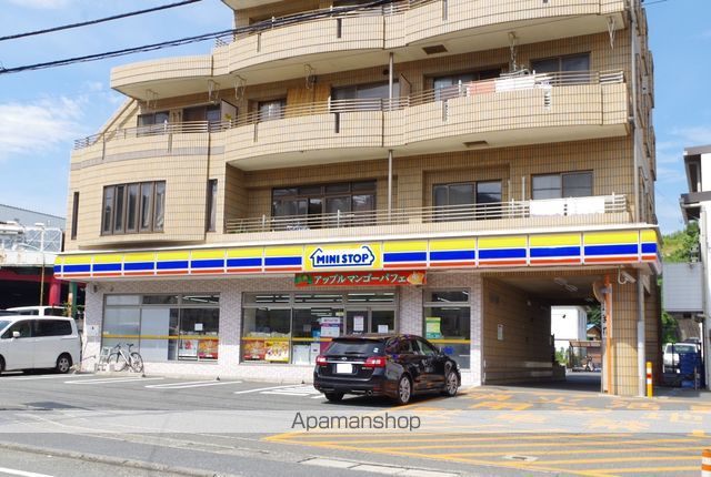 コンビニ　ミニストップ　横須賀長坂店（コンビニ）まで842m