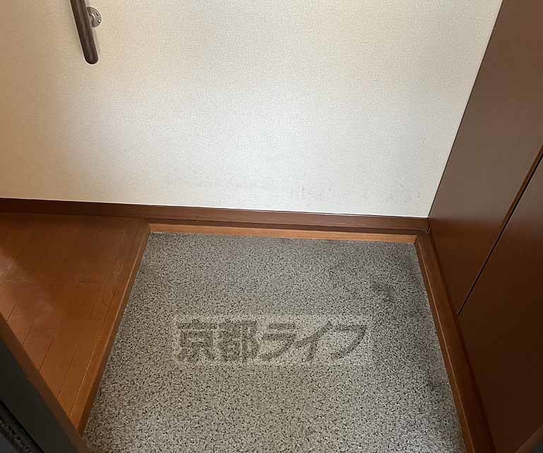 ファミール吉川の玄関写真