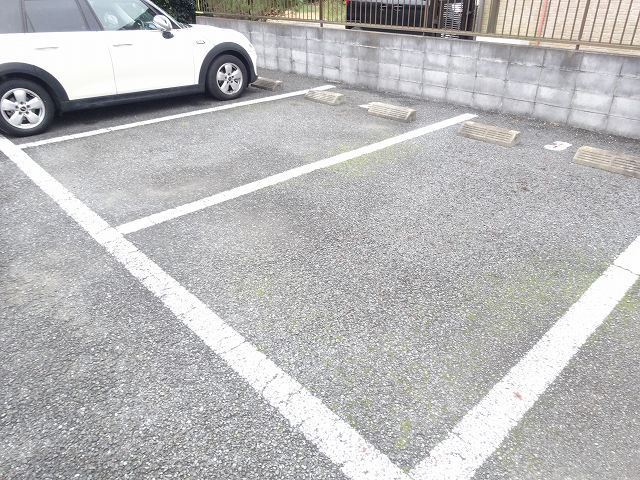 【茂原市下永吉のアパートの駐車場】