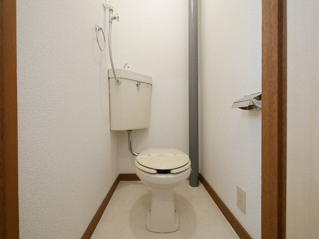【札幌市東区北四十三条東のアパートのトイレ】