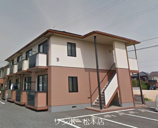 松本市大字笹賀のアパートの建物外観
