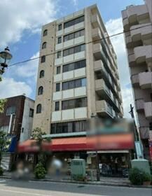 【狭山市新狭山のマンションの建物外観】