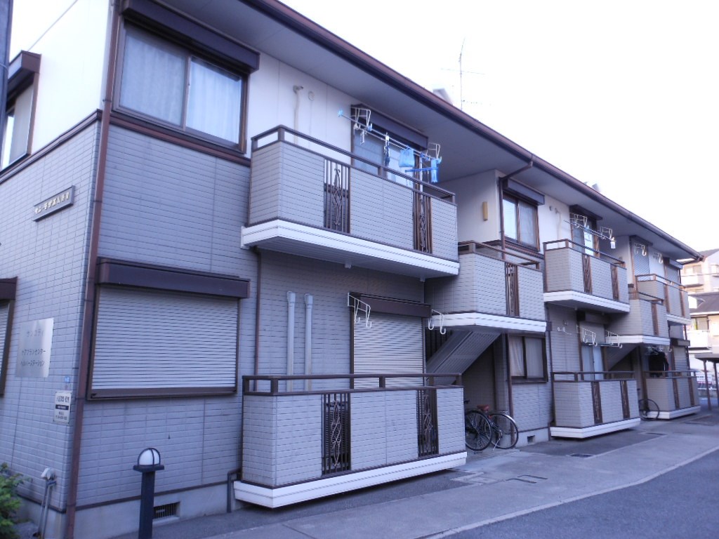 茨木市小柳町のマンションの建物外観