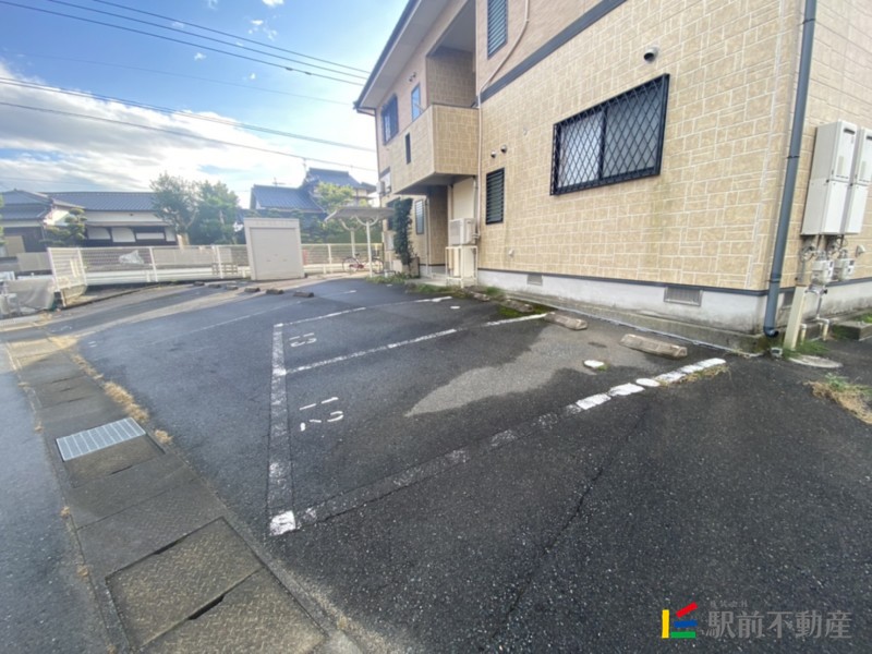 【コーポひびきＡ棟（北側）の駐車場】