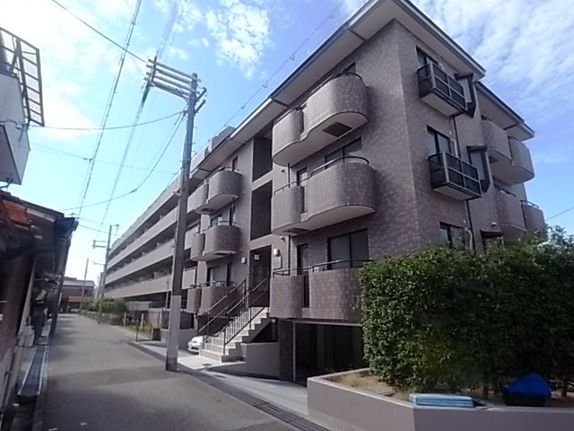 ユーコート武庫川の建物外観