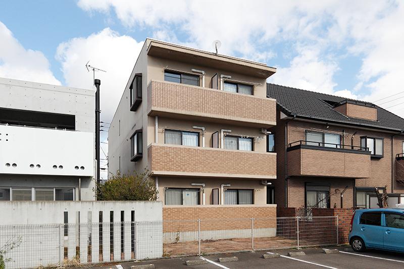 【高松市林町のマンションの建物外観】