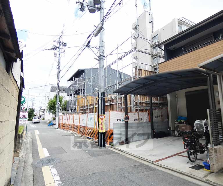 【京都市伏見区両替町１５丁目のマンションの建物外観】