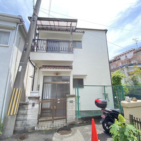 甲斐田新町戸建の建物外観