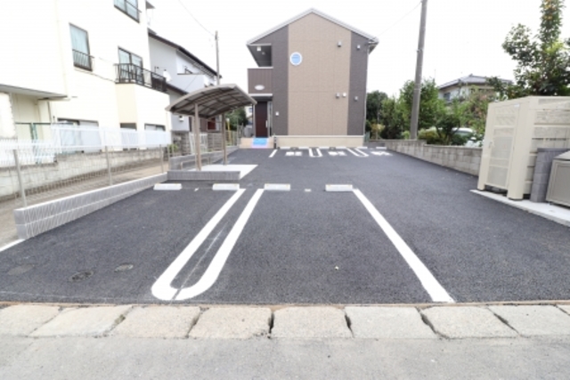 【ソレイユ町屋の駐車場】