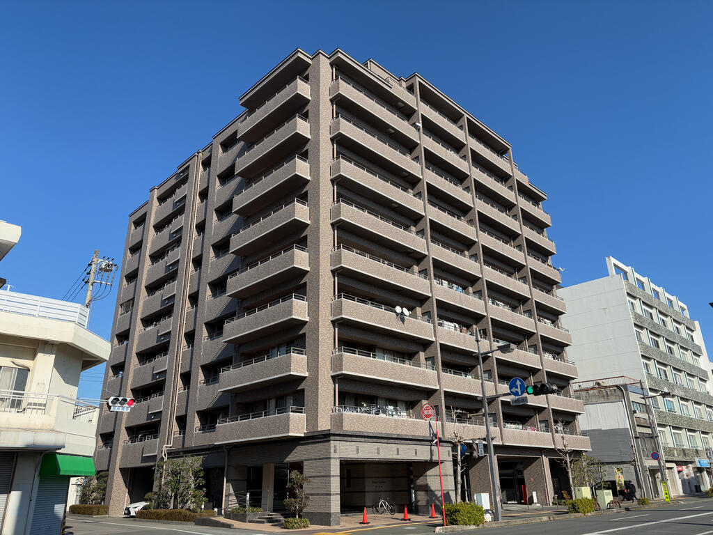 ロイヤルガーデン伊月町の建物外観