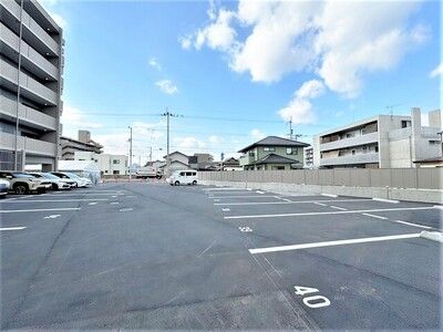 【高松市太田上町のマンションの駐車場】