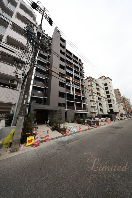 エトワール本郷駅前の建物外観