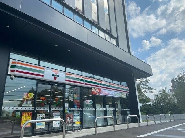 【札幌市豊平区平岸一条のマンションのコンビニ】