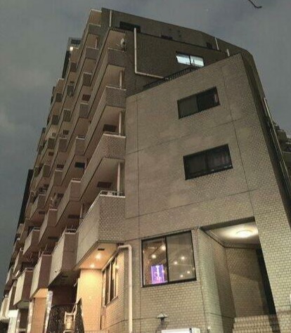 新宿区新宿のマンションの建物外観