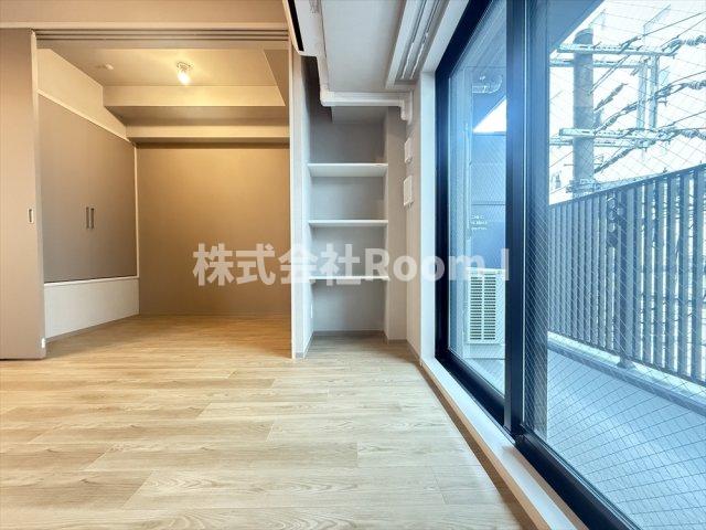 その他部屋・スペース　落ち着いた色調の寝室です