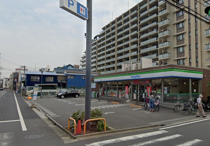 コンビニ　ファミリーマート西六郷三丁目店（コンビニ）まで529m